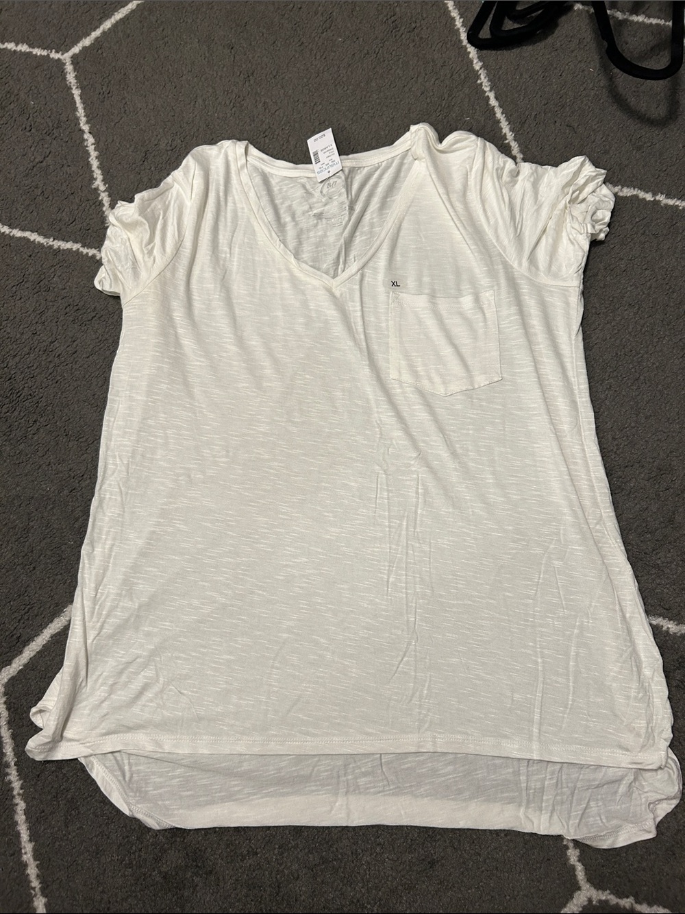 NWT Maurices 24/7 White V-Neck Pocket Tee - Lightweight Short Sleeve